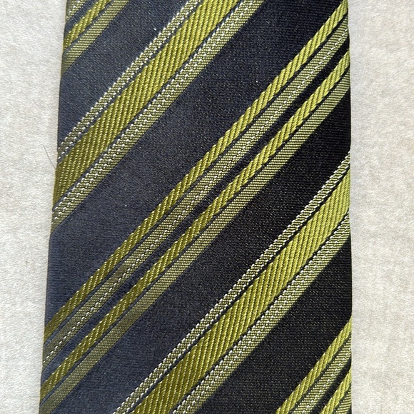 KITON “Seven Fold” Silk Tie - Picture 2 of 6
